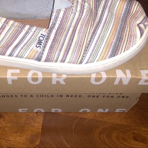 đRESERVEDđMini Striped Boyâs Toms 13.5đGreat Conditionđ - Picture 5 of 8